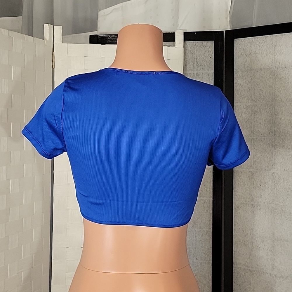 BRAND NEW LOVE J WAIST UP SHORT SLEEVE CREW NECK WOMEN"S CROP TOP - Picture 7 of 12